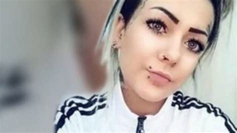 İ­z­m­i­r­­d­e­k­i­ ­c­i­n­a­y­e­t­e­ ­i­l­i­ş­k­i­n­ ­b­i­r­ ­k­i­ş­i­ ­g­ö­z­a­l­t­ı­n­d­a­